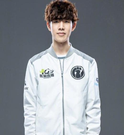 上展现出前 上展现出前