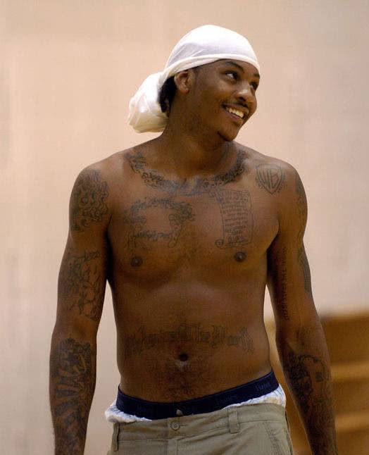 2016 赛季：白袜队由于球员克里斯·塞尔（Chris Sale）剪球衣事件，引发更衣室风波