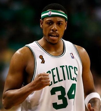 麻将高手怎么选进攻（麻将高手如何选择进攻策略）